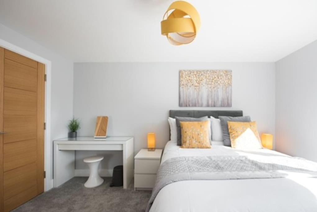 Beautiful, Spacious 1 Bed Flat Brentwood Exterior foto